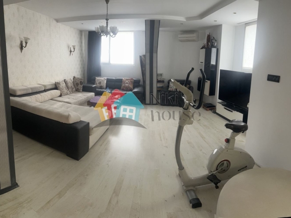 Тристаен апартамент в Варна, Левски - 146 кв.м за 1713 €/кв.м - Снимка #1