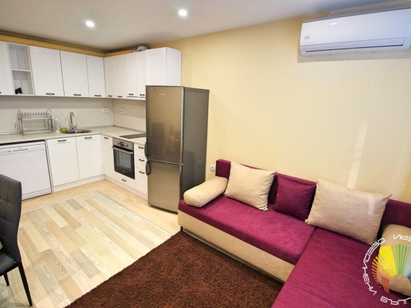 Дава се под наем Тристаен апартамент в Бургас, Братя Миладинови - 75 кв.м за 561 € - Снимка #1