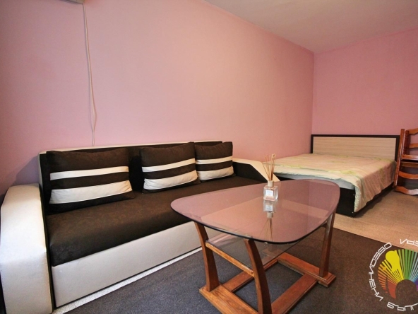 Дава се под наем Двустаен апартамент в Бургас, Център - 50 кв.м за 331.5 € - Снимка #1