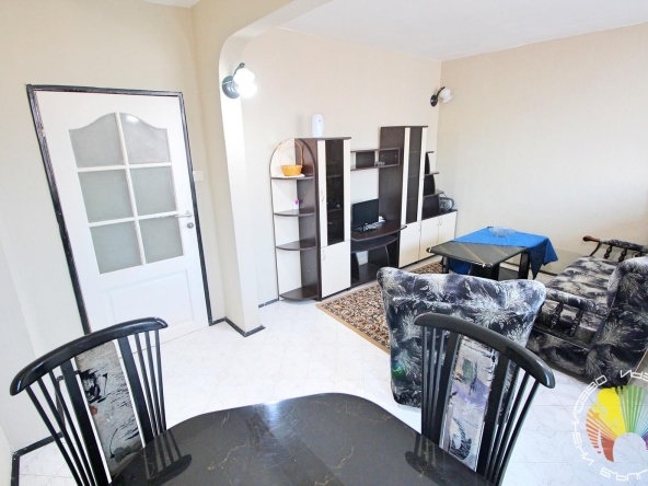 Дава се под наем Тристаен апартамент в Бургас, Славейков - 67 кв.м за 408 € - Снимка #1