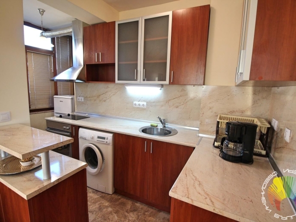 Дава се под наем Двустаен апартамент в Бургас, Център - 60 кв.м за 408 € - Снимка #1