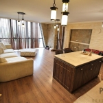 Дава се под наем Двустаен апартамент в Бургас, Център - 100 кв.м за 598.23 € - Снимка #1