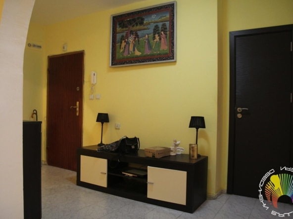 Дава се под наем Тристаен апартамент в Бургас, Лазур - 105 кв.м за 561 € - Снимка #1