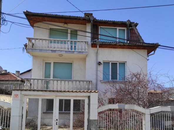 Къща в Велинград - 300 кв.м за 367 €/кв.м - Снимка #1