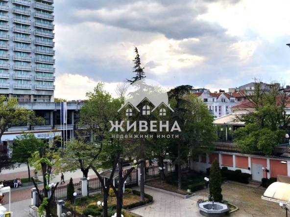 Дава се под наем Тристаен апартамент в Варна, ВИНС - 70 кв.м за 792 € - Снимка #1