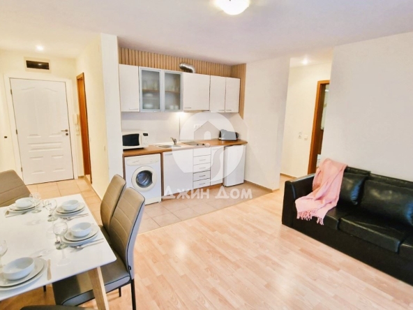 Тристаен апартамент в к.к. Слънчев бряг - 84 кв.м за 923 €/кв.м - Снимка #1