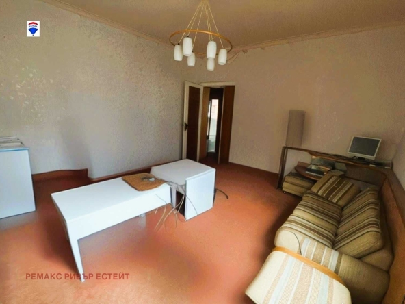 Дава се под наем Етаж от къща в Русе, Център - 121 кв.м за 510 € - Снимка #1