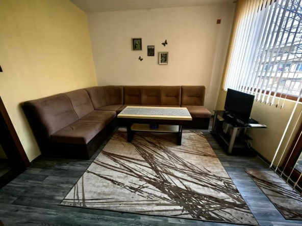 Двустаен апартамент в Разград, Център - 54 кв.м за 1747 €/кв.м - Снимка #1