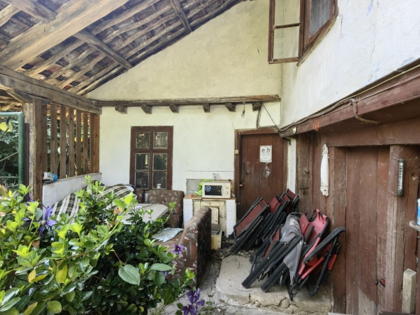 Къща в с. Плаково, Област Велико Търново - 400 кв.м за 102 €/кв.м - Снимка #1