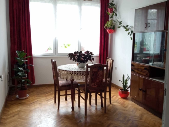 Дава се под наем Четиристаен апартамент в Варна, Окръжна болница - 100 кв.м за 510 € - Снимка #1