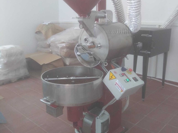 Дава се под наем Магазин в Варна, м-т Евксиноград - 100 кв.м за 500 € - Снимка #1