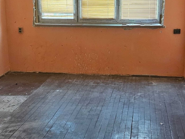 Тристаен апартамент в Лясковец - 81 кв.м за 611 €/кв.м - Снимка #1