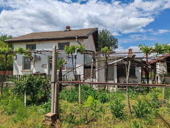 Къща в с. Черна гора, Област Стара Загора - 160 кв.м за 200 €/кв.м - Снимка #1