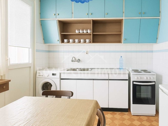 Дава се под наем Многостаен апартамент в Велико Търново, Център - 145 кв.м за 347 € - Снимка #1