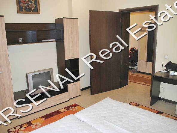 Дава се под наем Етаж от къща в София, Център - 106 кв.м за 600 € - Снимка #1