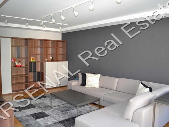 Дава се под наем Тристаен апартамент в София, Стрелбище - 130 кв.м за 1300 € - Снимка #1