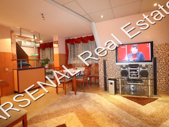 Дава се под наем Тристаен апартамент в София, Център - 110 кв.м за 750 € - Снимка #1