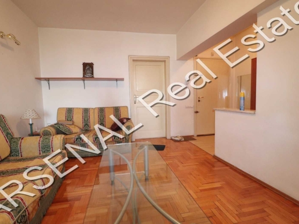 Дава се под наем Тристаен апартамент в София, Център - 90 кв.м за 700 € - Снимка #1