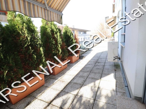 Дава се под наем Етаж от къща в София, Малинова долина - 174 кв.м за 1800 € - Снимка #1