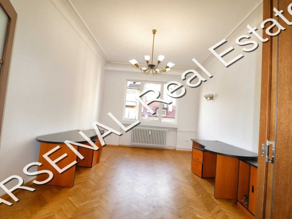 Дава се под наем Офис в София, Център - 135 кв.м за 1000 € - Снимка #1