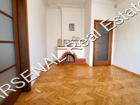 Дава се под наем Многостаен апартамент в София, Център - 135 кв.м за 1000 € - Снимка #1