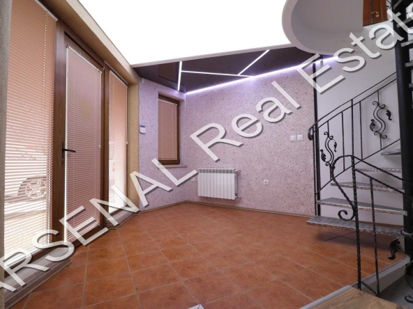 Дава се под наем Офис в София, Лозенец - 135 кв.м за 900 € - Снимка #1