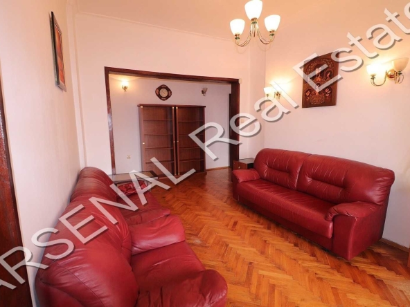 Дава се под наем Двустаен апартамент в София, Център - 75 кв.м за 500 € - Снимка #1