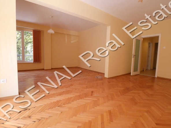 Дава се под наем Офис в София, Център - 100 кв.м за 650 € - Снимка #1