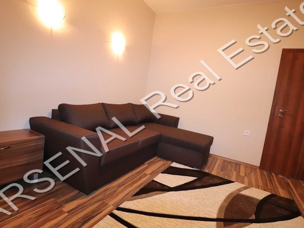 Дава се под наем Тристаен апартамент в София, Център - 95 кв.м за 600 € - Снимка #1