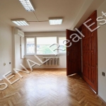 Дава се под наем Четиристаен апартамент в София, Център - 135 кв.м за 700 € - Снимка #1