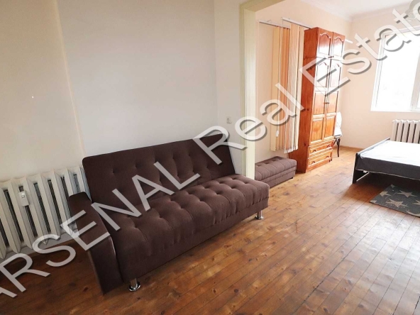 Дава се под наем Тристаен апартамент в София, Център - 84 кв.м за 457 € - Снимка #1