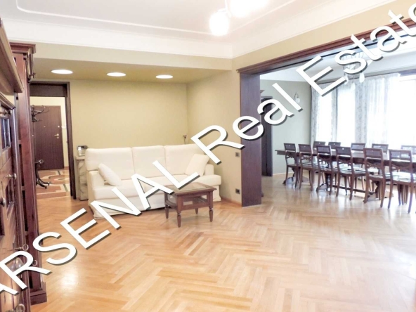 Дава се под наем Тристаен апартамент в София, Център - 204 кв.м за 1600 € - Снимка #1