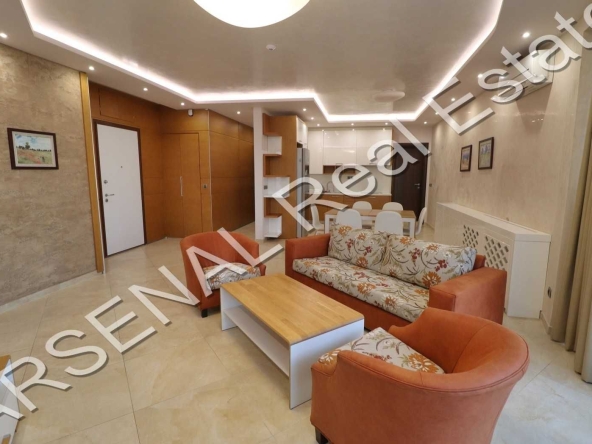 Дава се под наем Тристаен апартамент в София, Изток - 141 кв.м за 1300 € - Снимка #1