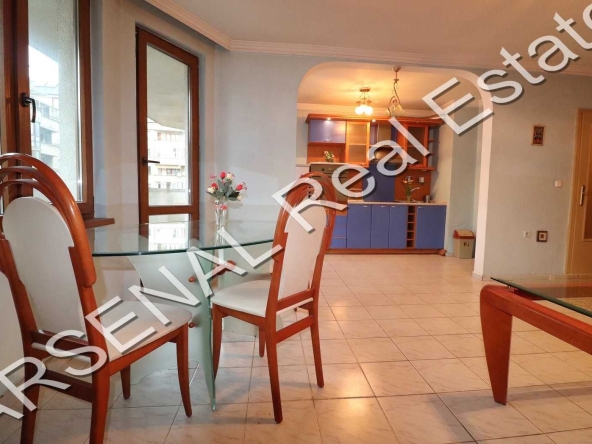 Дава се под наем Двустаен апартамент в София, Лозенец - 80 кв.м за 598.23 € - Снимка #1