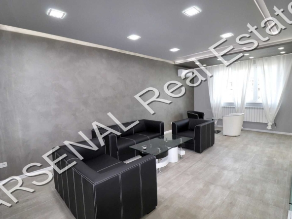 Дава се под наем Тристаен апартамент в София, Център - 120 кв.м за 1000 € - Снимка #1