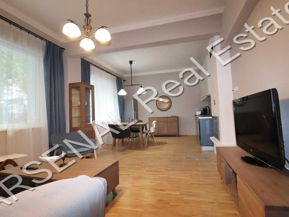 Дава се под наем Тристаен апартамент в София, Лозенец - 95 кв.м за 817.53 € - Снимка #1