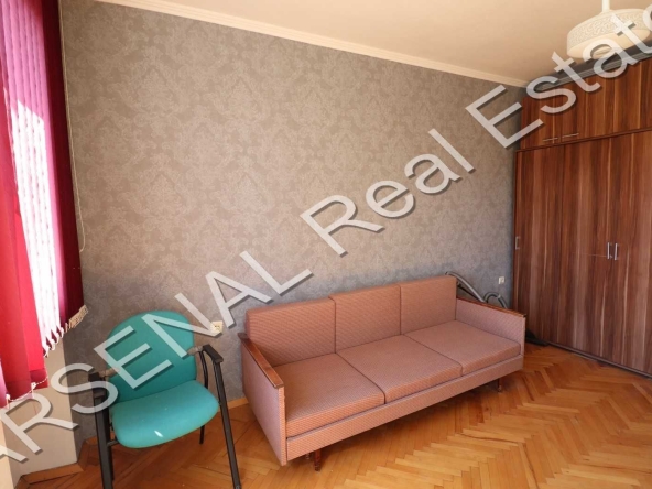 Дава се под наем Двустаен апартамент в София, Изток - 77 кв.м за 498.27 € - Снимка #1