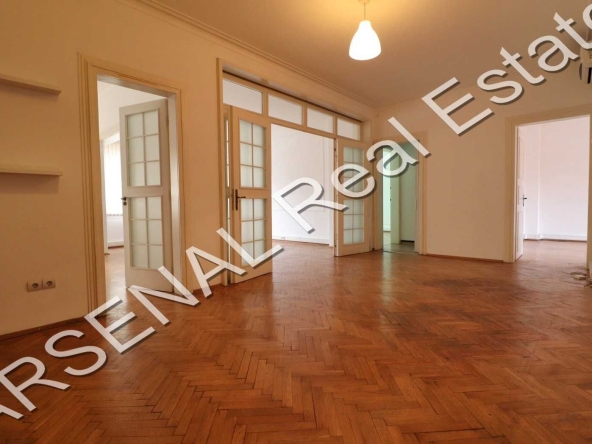 Дава се под наем Многостаен апартамент в София, Център - 163 кв.м за 950 € - Снимка #1