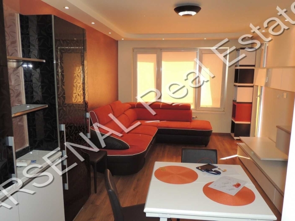 Дава се под наем Двустаен апартамент в София, Хиподрума - 69 кв.м за 548.25 € - Снимка #1