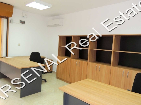 Дава се под наем Офис в София, Лозенец - 43 кв.м за 373.83 € - Снимка #1