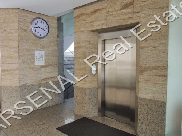 Дава се под наем Офис в София, Център - 230 кв.м за 1795.2 € - Снимка #1