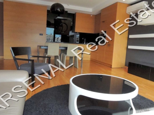 Дава се под наем Тристаен апартамент в София, Борово - 130 кв.м за 1100 € - Снимка #1