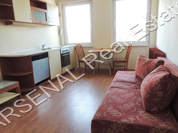 Дава се под наем Тристаен апартамент в София, Център - 83 кв.м за 600 € - Снимка #1