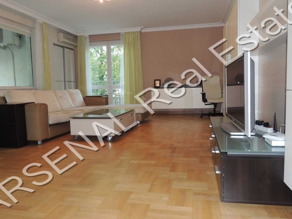 Дава се под наем Четиристаен апартамент в София, Иван Вазов - 216 кв.м за 1500 € - Снимка #1