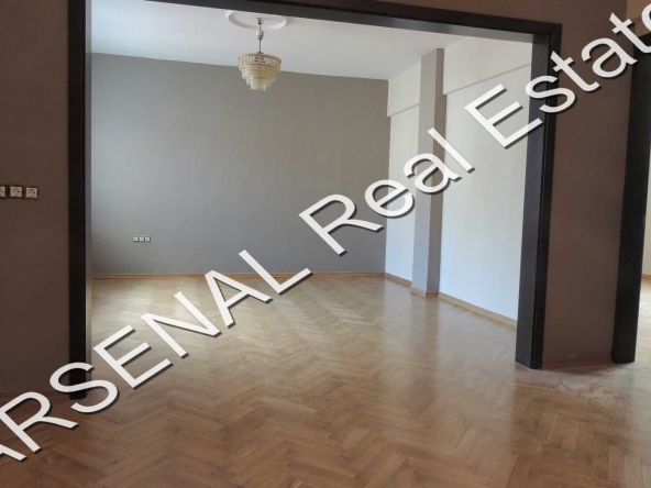 Дава се под наем Офис в София, Център - 125 кв.м за 900 € - Снимка #1