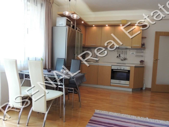 Дава се под наем Тристаен апартамент в София, Изток - 103 кв.м за 1000 € - Снимка #1