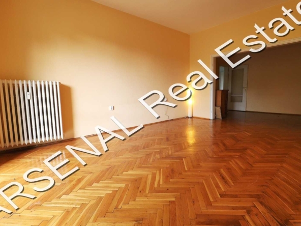 Дава се под наем Офис в София, Докторски паметник - 175 кв.м за 1000 € - Снимка #1