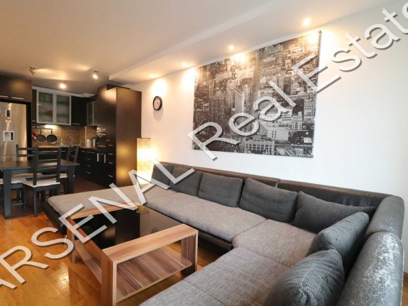 Дава се под наем Тристаен апартамент в София, Изток - 115 кв.м за 750 € - Снимка #1