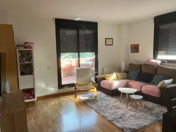 Дава се под наем Тристаен апартамент в София, Надежда 1 - 89 кв.м за 548.25 € - Снимка #1