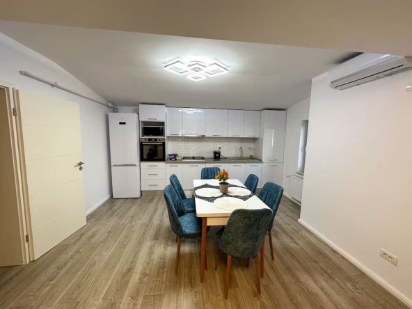 Дава се под наем Тристаен апартамент в София, Център - 110 кв.м за 648.21 € - Снимка #1